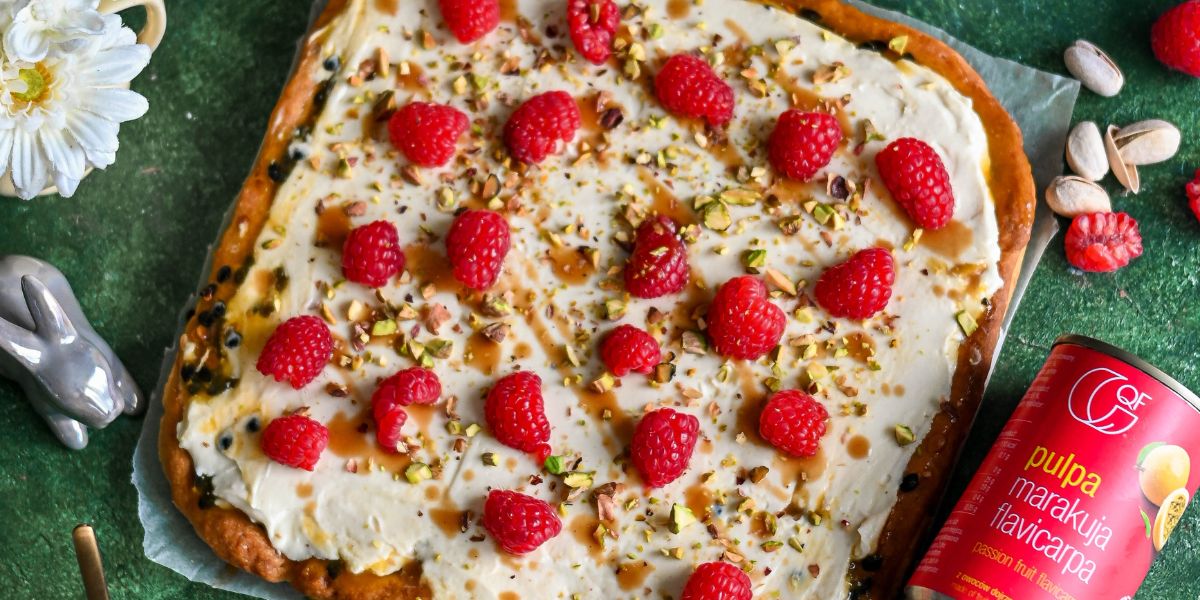 Wielkanocny mazurek z kremem tahini imarakują Kuchenny Kodeks