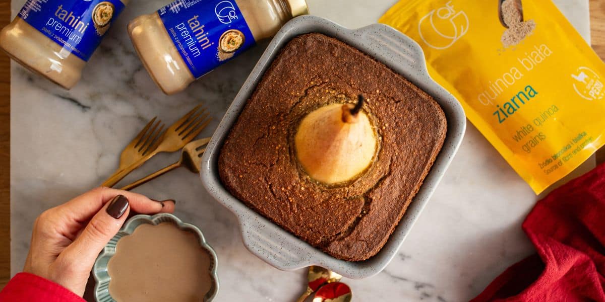 Pieczona komosianka z gruszką i tahini Smyk w Kuchni QF Quality Food