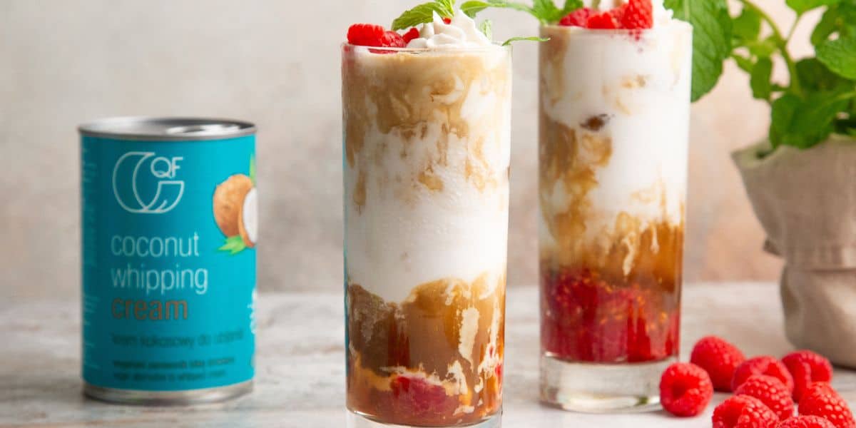 Malinowo kokosowa kawa mrożona