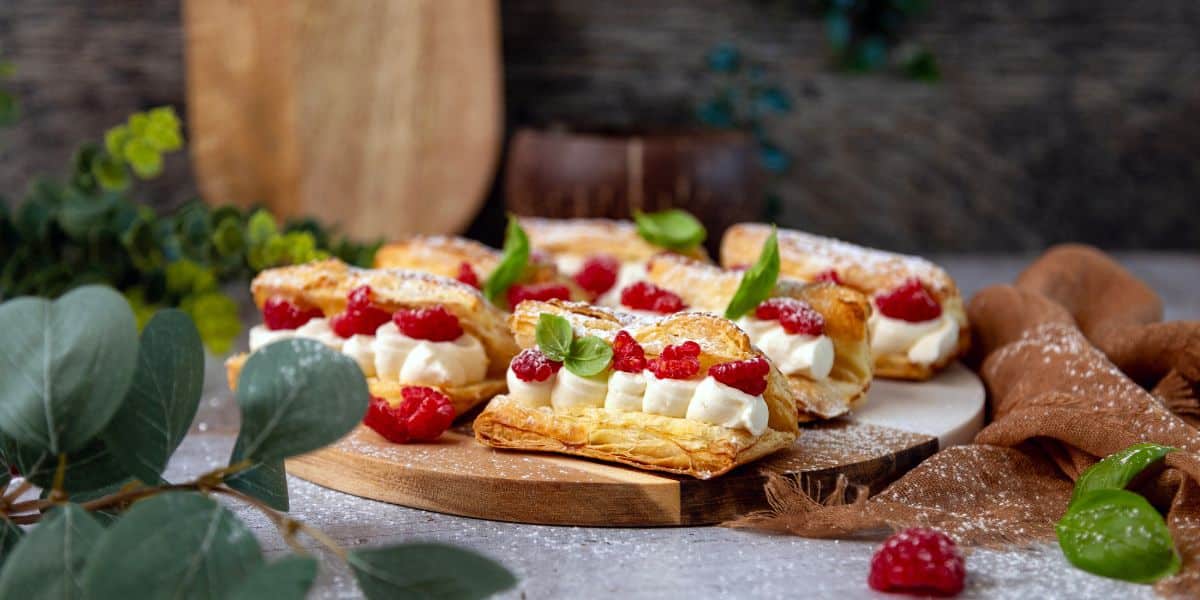 Francuskie eklerki z tropikalnym kremem QF