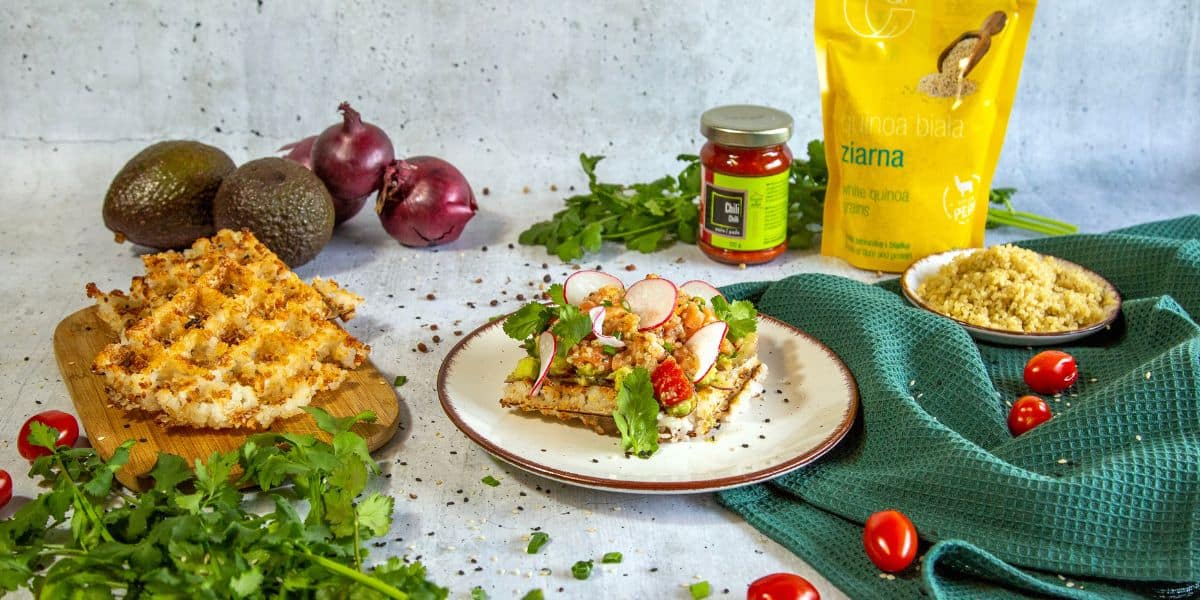 Tatar z łososia z białą komosą QF